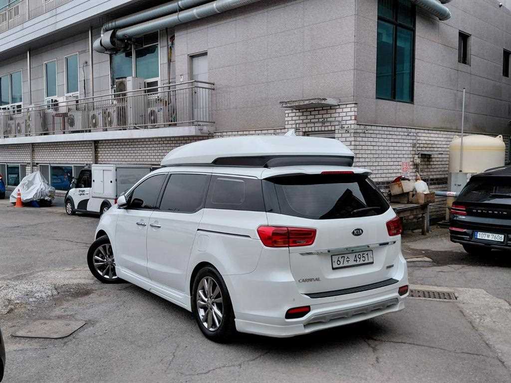 KIA Carnival - Vista 2
