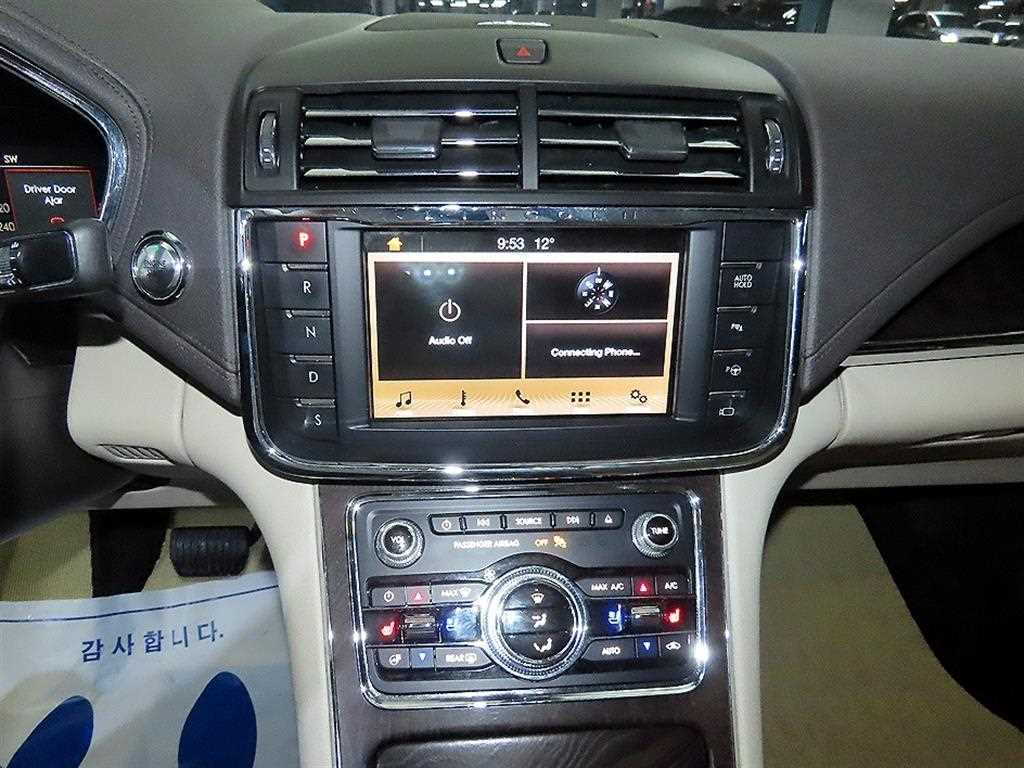 Lincoln Continental - Vista 11