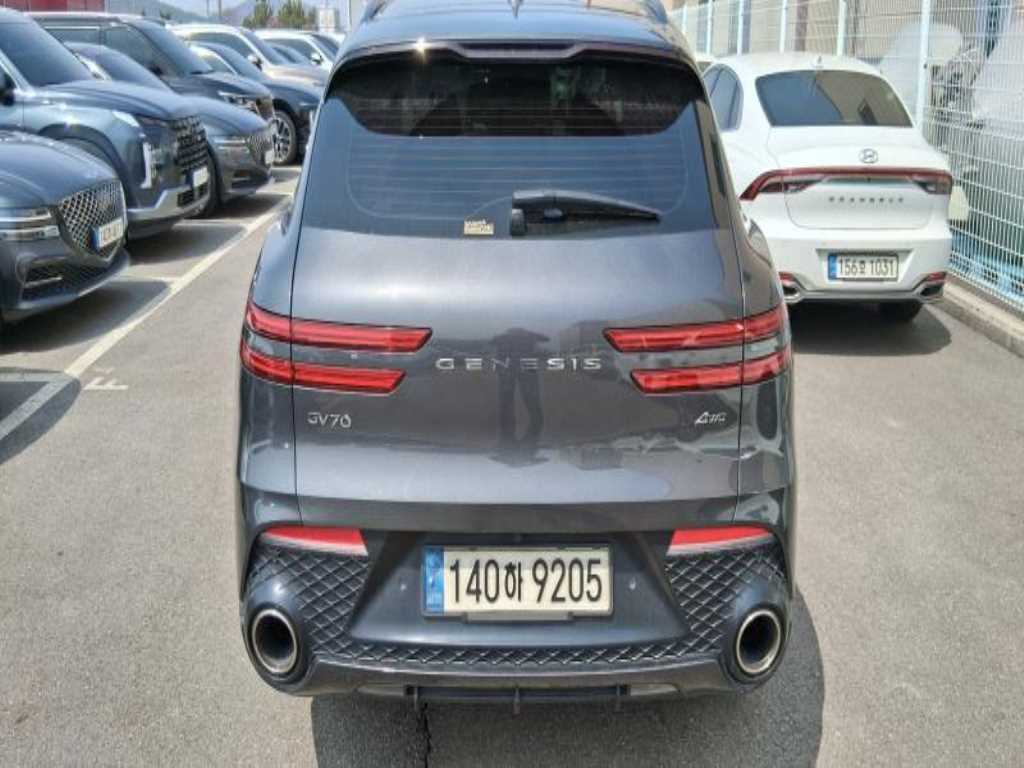 Genesis GV70 - Vista 2