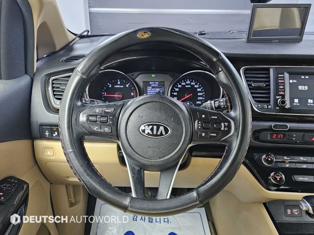 KIA Carnival 2019 Negro - Importación desde Corea - HF Imports Iquique - Foto 13