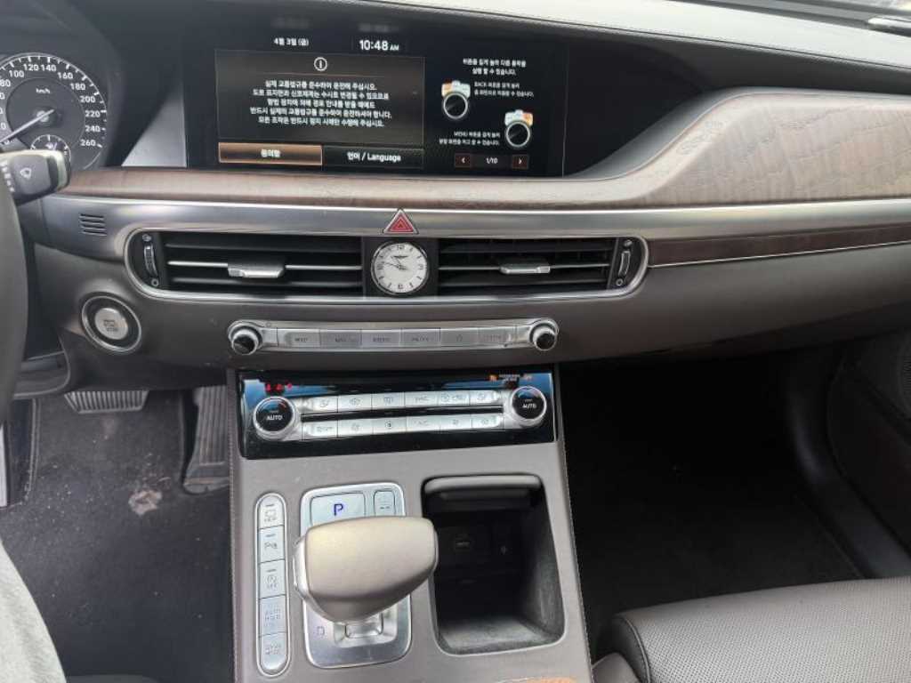 Genesis G90 - Vista 6