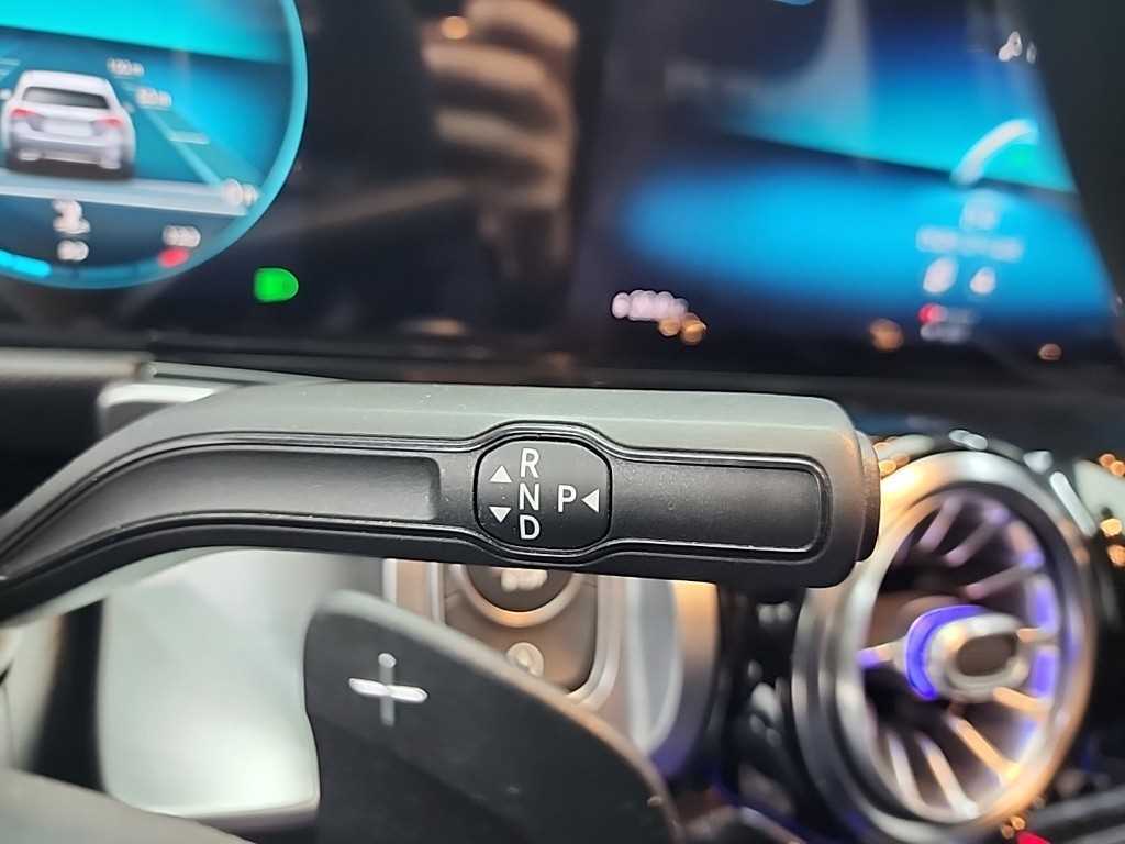 Mercedes Benz GLB Class - Vista 9