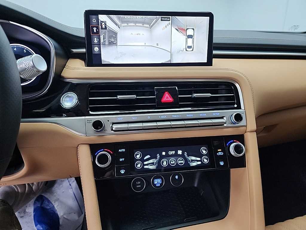 Genesis G70 - Vista 10