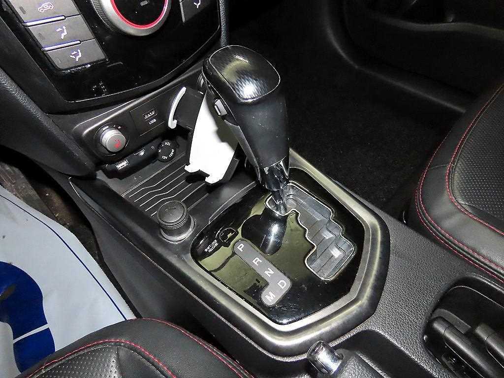 Ssangyong Tivoli - Vista 12