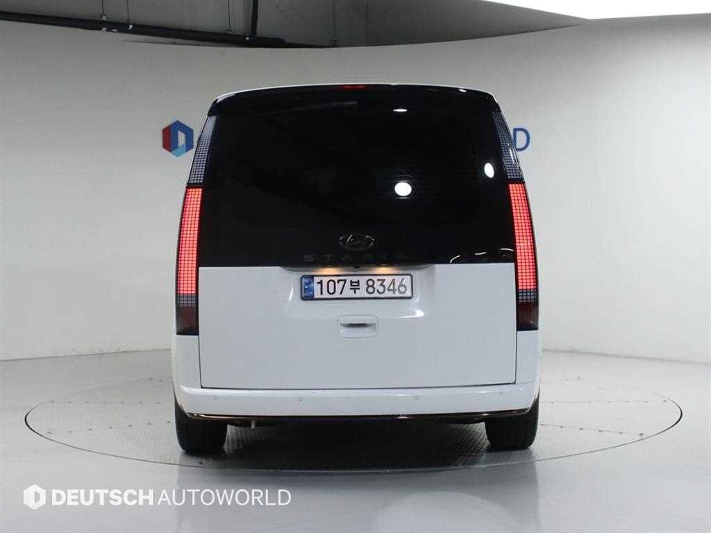 HYUNDAI Staria - Vista 4