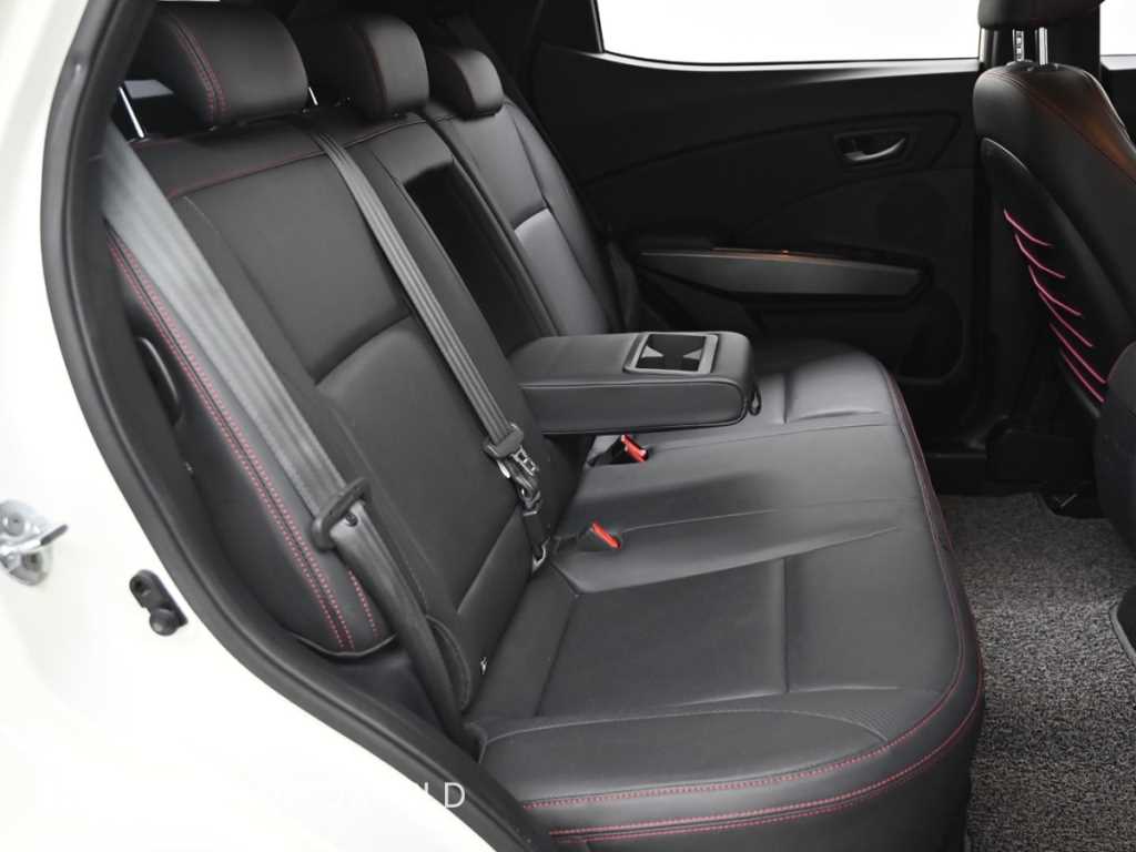 Ssangyong Tivoli - Vista 12