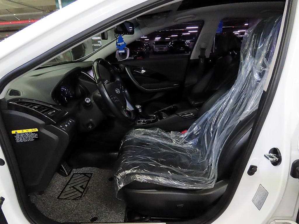 HYUNDAI Grandeur - Vista 6