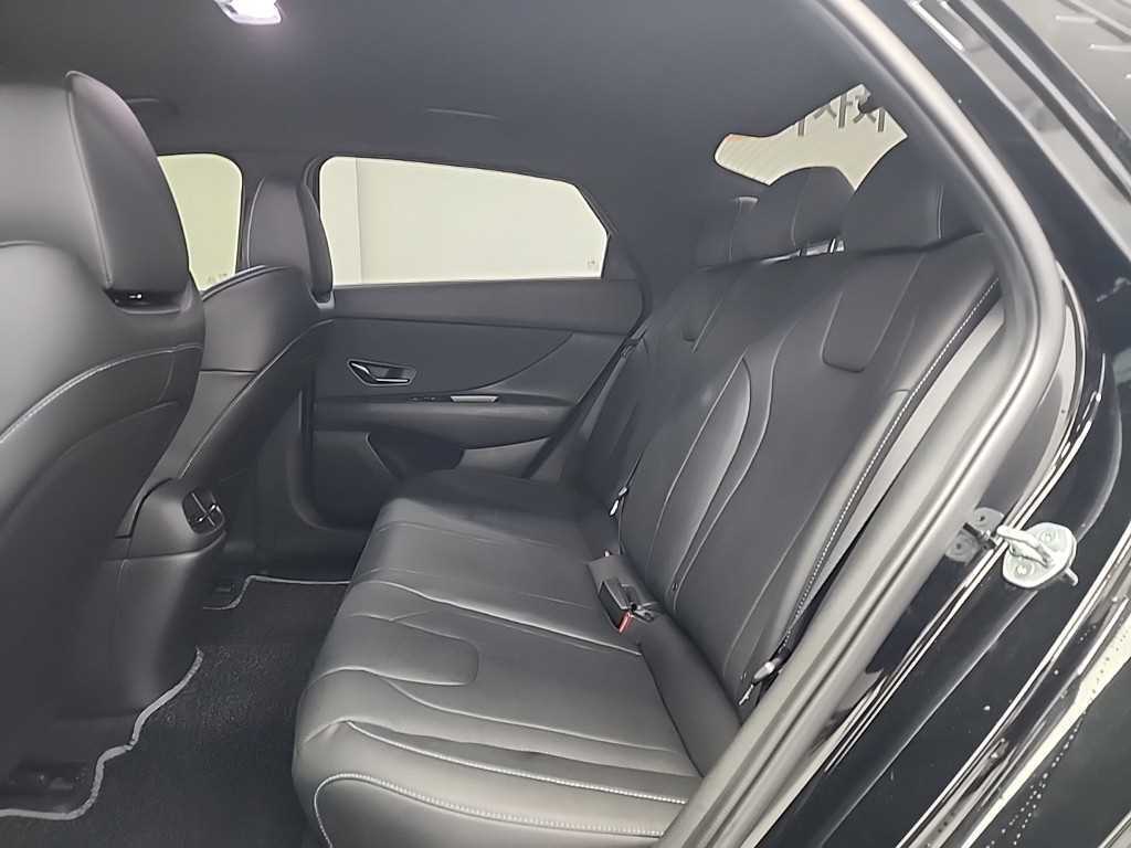 HYUNDAI Avante - Vista 12