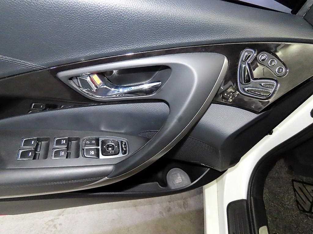 HYUNDAI Grandeur - Vista 12