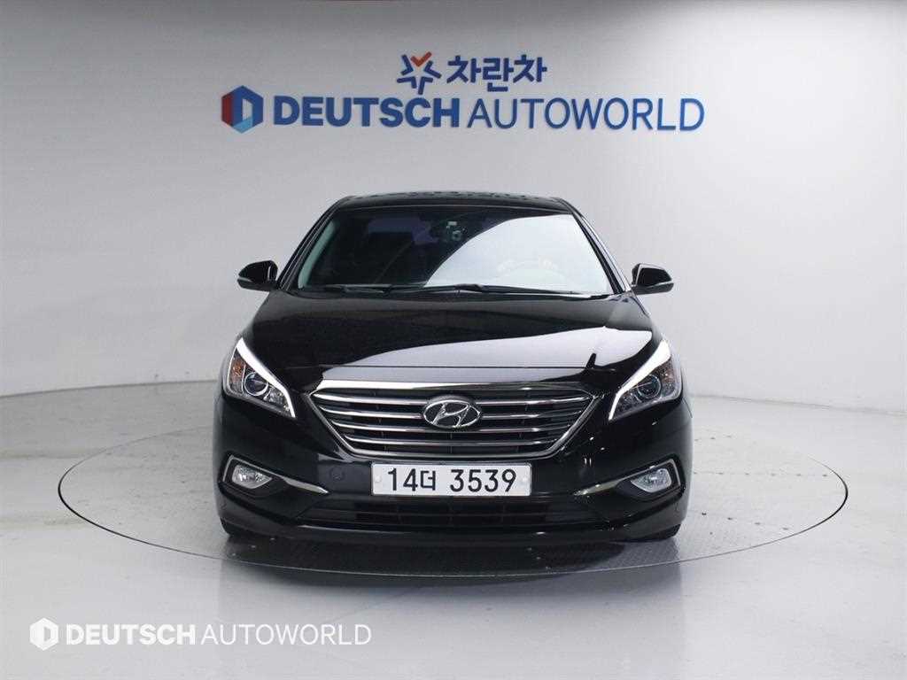 HYUNDAI Sonata - Vista 3