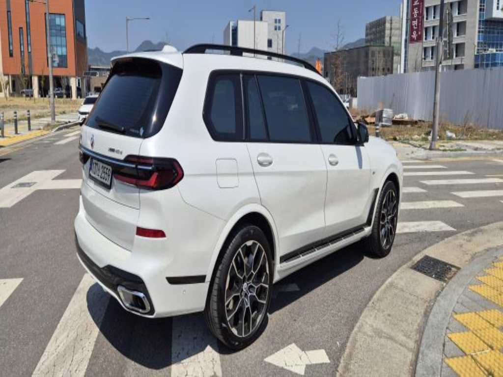 BMW X7 - Vista 4