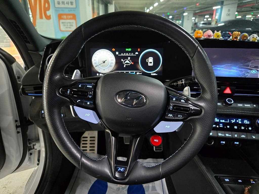 HYUNDAI Avante - Vista 8