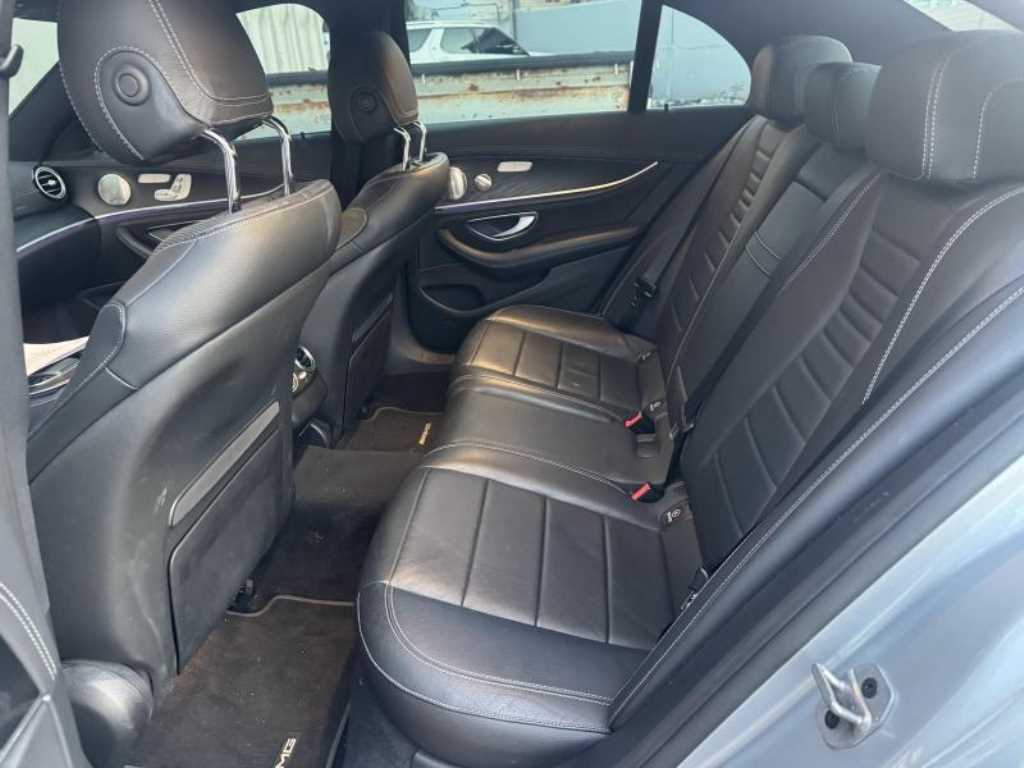 Mercedes Benz E class - Vista 4