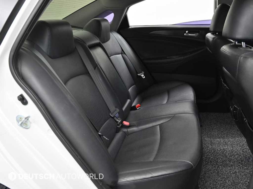 HYUNDAI Sonata - Vista 12