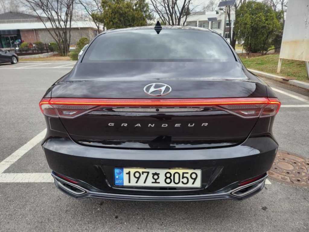 HYUNDAI Grandeur - Vista 6