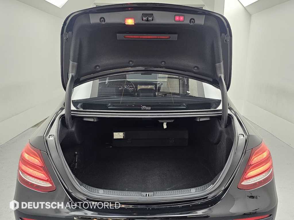 Mercedes Benz E class 2018 Negro - Importación desde Corea - HF Imports Iquique - Foto 19