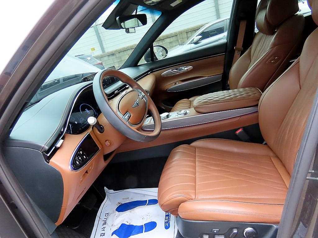 Genesis GV70 - Vista 5