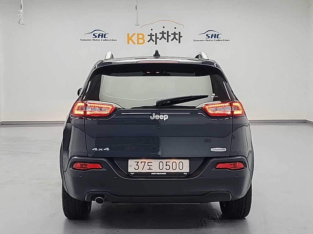 Jeep Cherokee - Vista 4