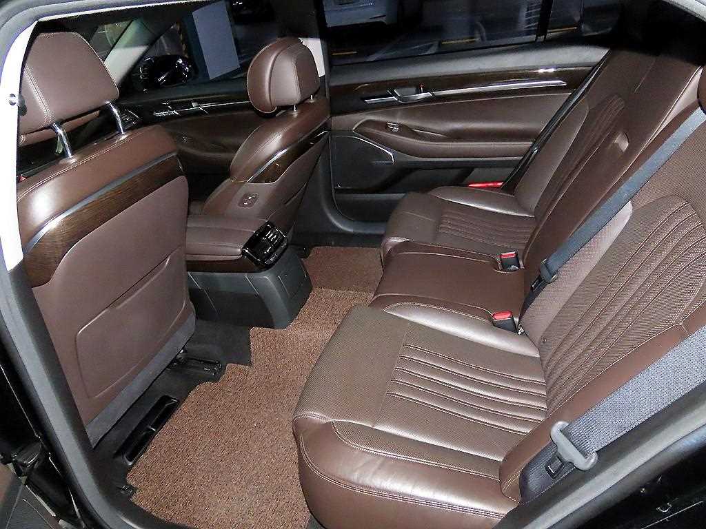 Genesis EQ900 - Vista 7