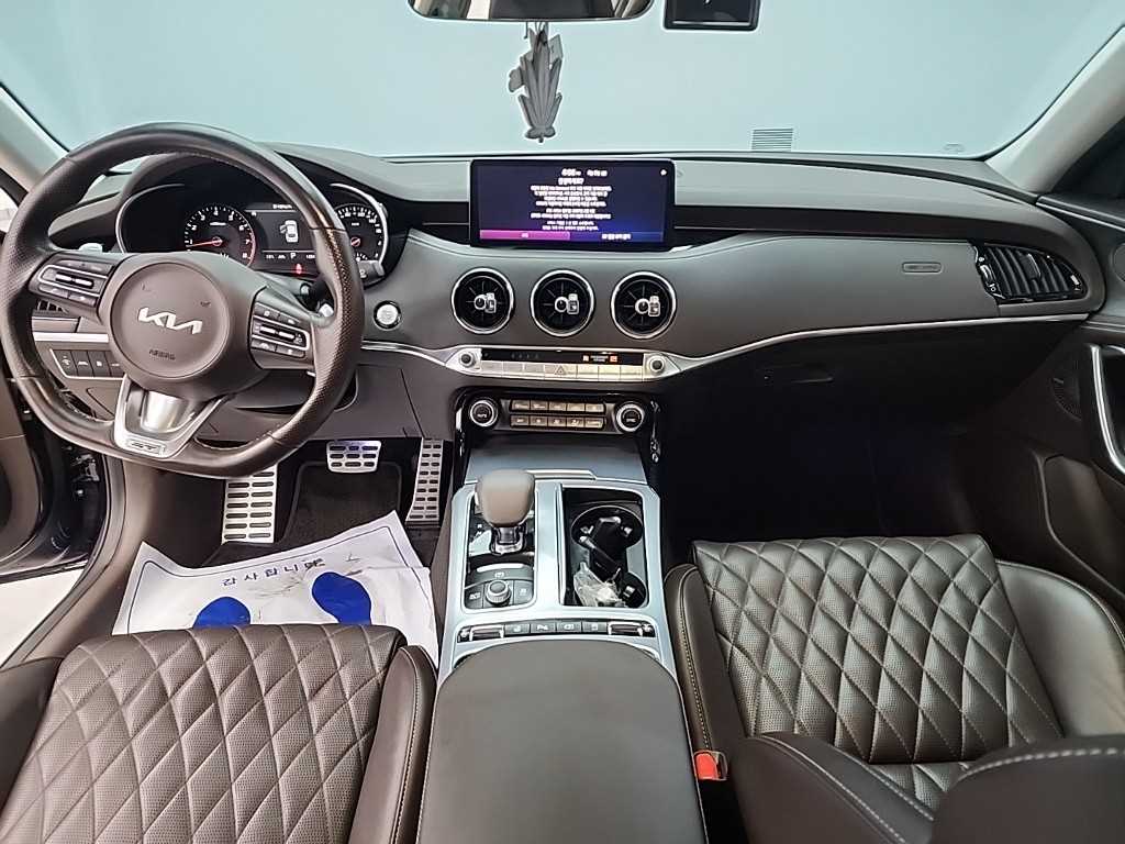 KIA Stinger - Vista 7