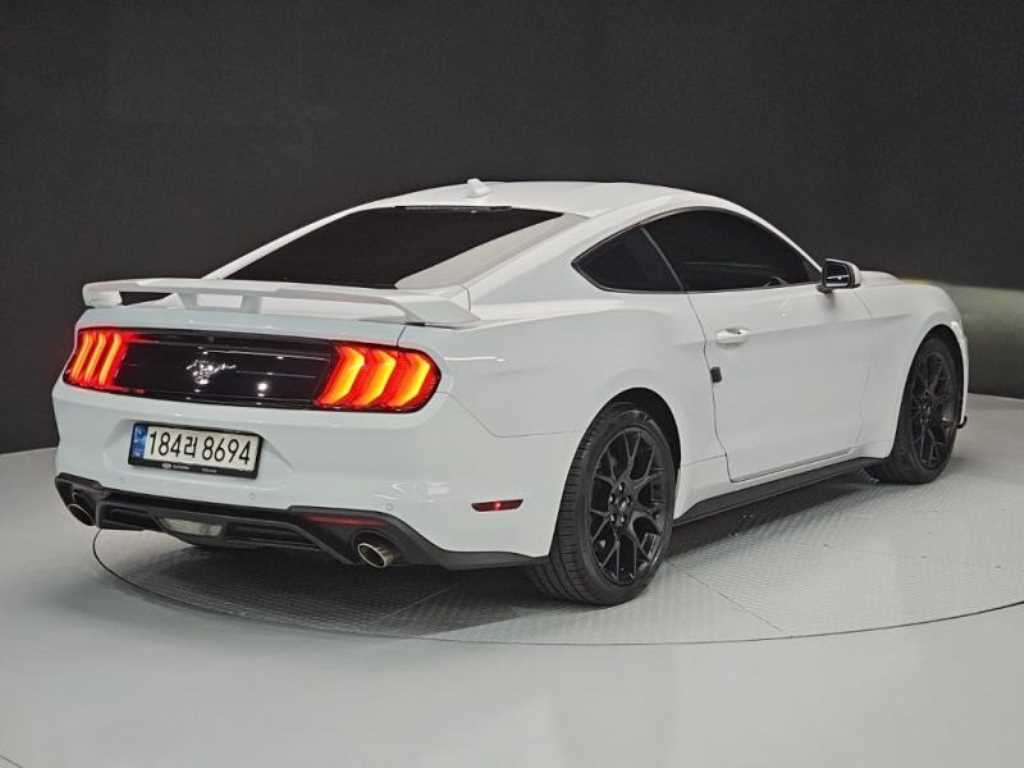 Ford Mustang - Vista 4
