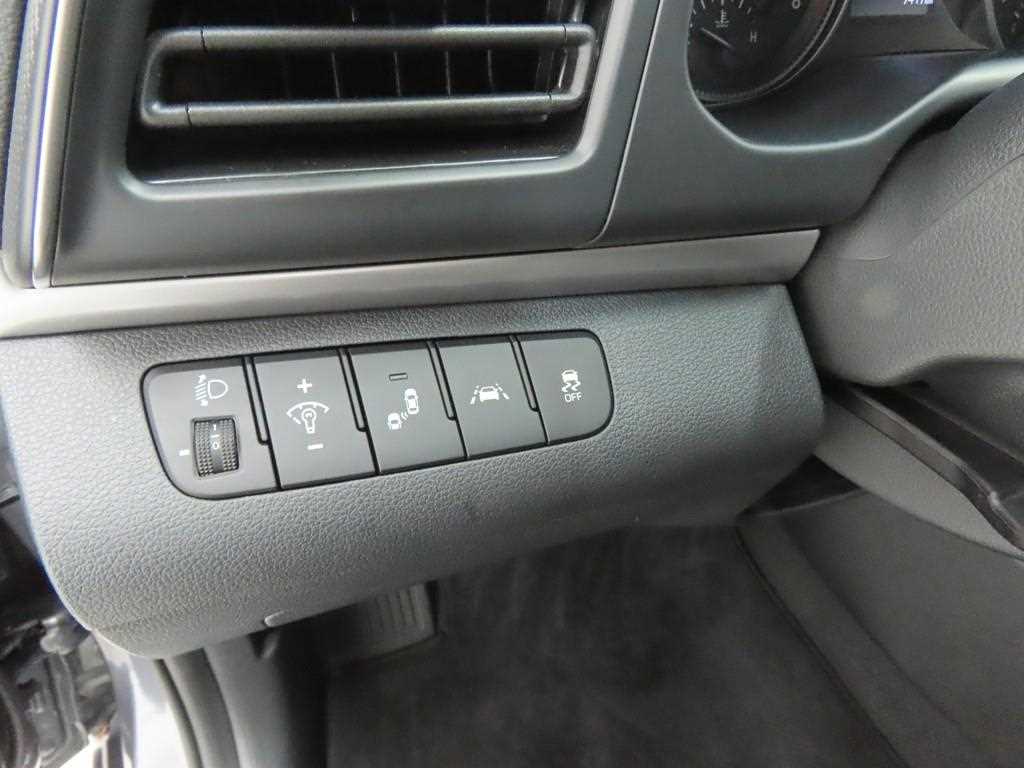 HYUNDAI Avante - Vista 10