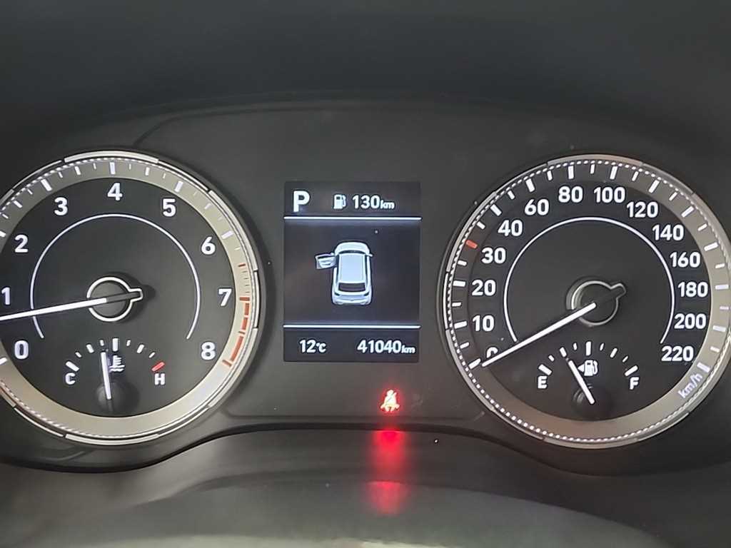 HYUNDAI Venue - Vista 7