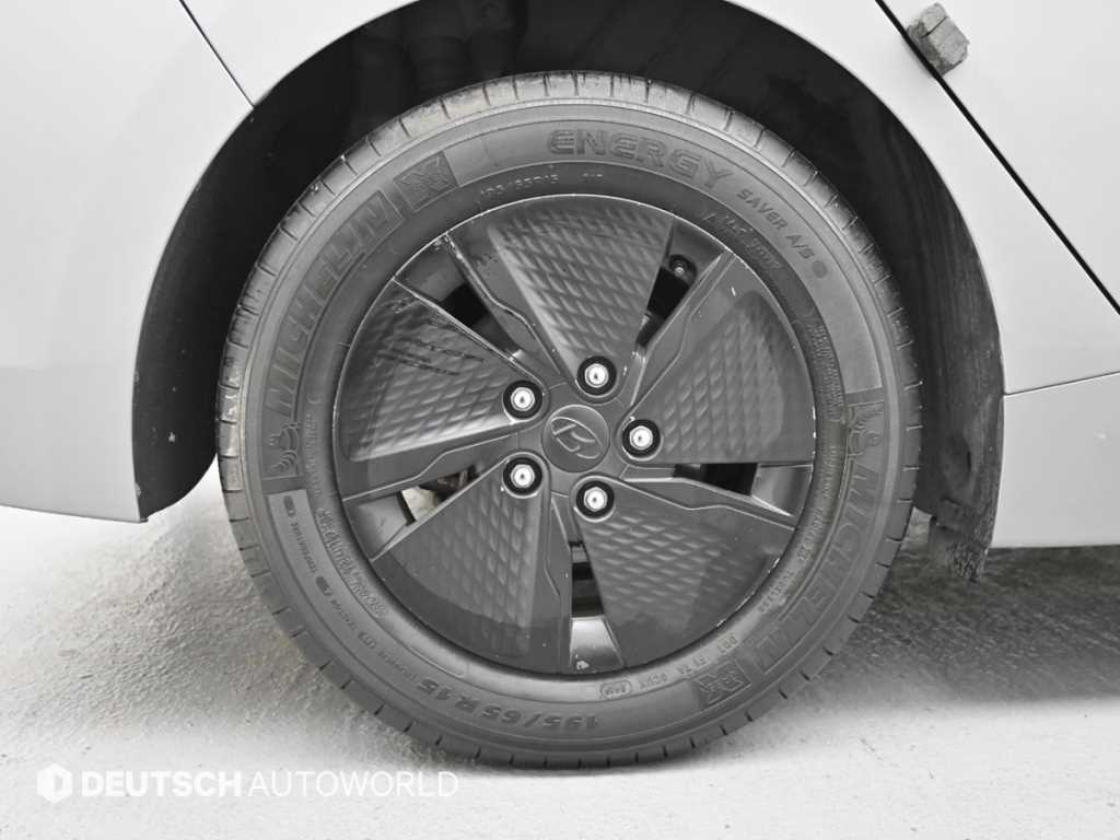 HYUNDAI Ioniq - Vista 5