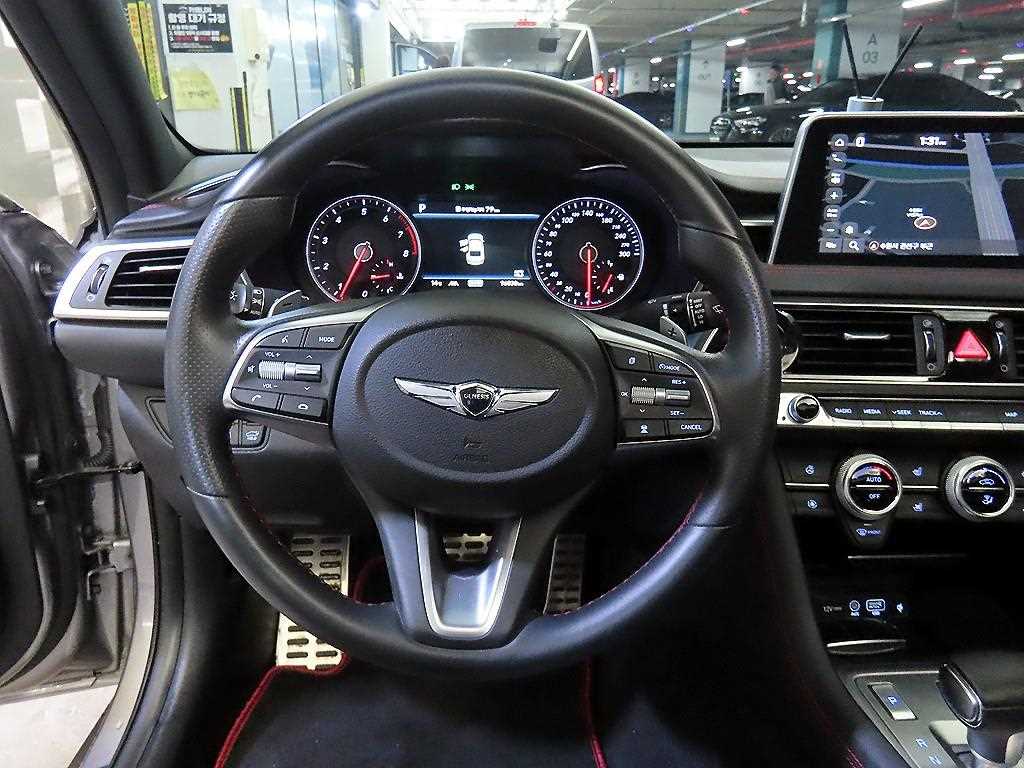 Genesis G70 - Vista 8