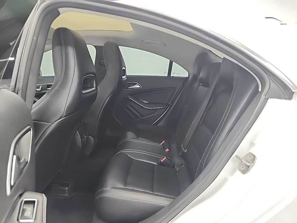 Mercedes Benz CLA Class - Vista 12