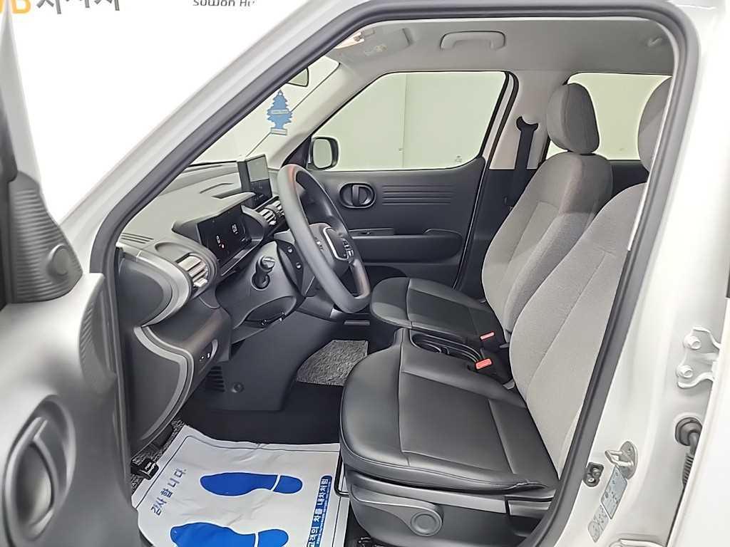 HYUNDAI Casper - Vista 12