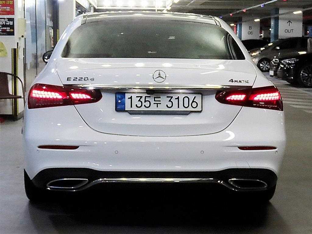 Mercedes Benz E class - Vista 5