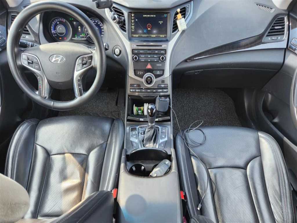 HYUNDAI Grandeur - Vista 7