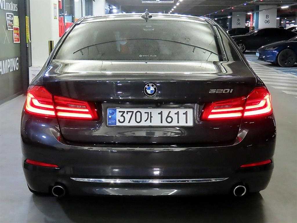 BMW 5 Series - Vista 5