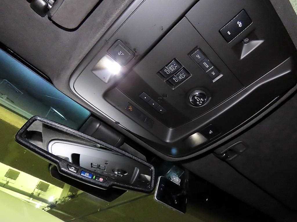 Cadillac Escalade 2016 Blanco - Importación desde Corea - HF Imports Iquique - Foto 13