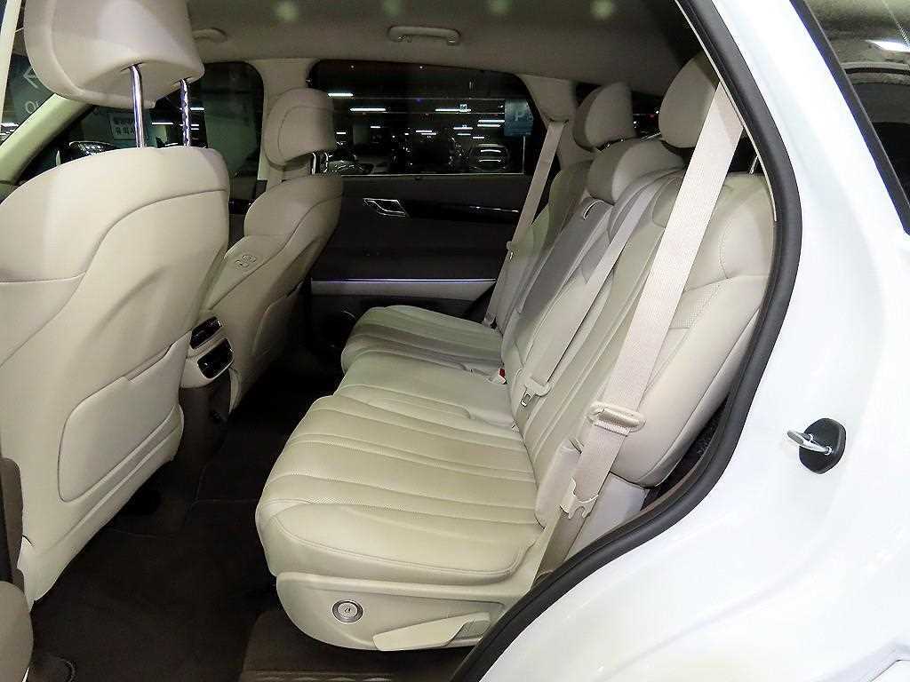 Genesis GV80 - Vista 7