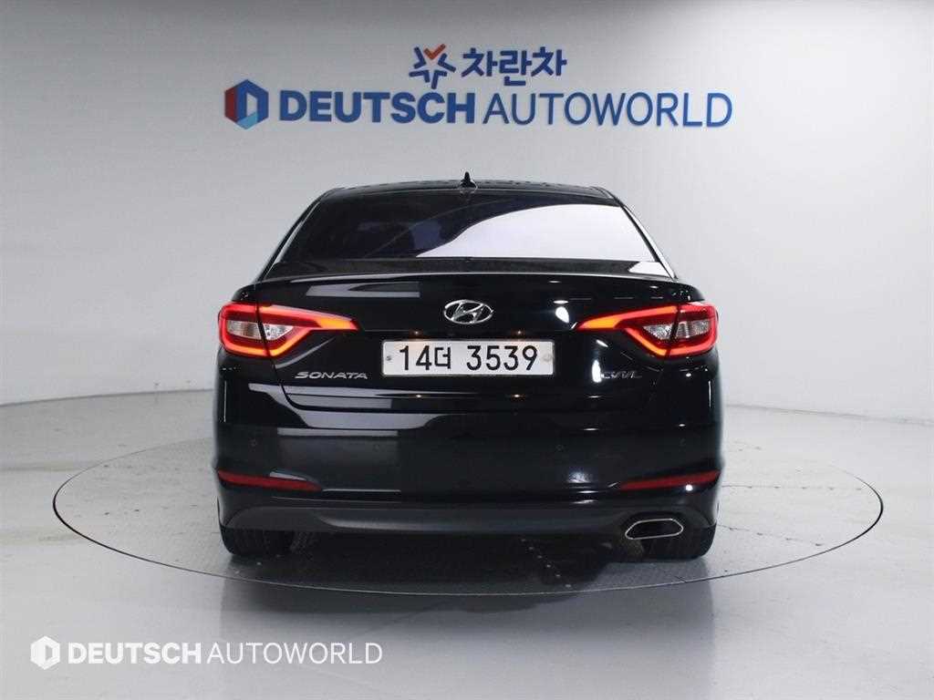 HYUNDAI Sonata - Vista 4