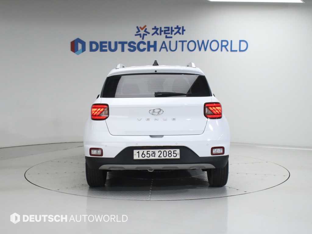 HYUNDAI Venue - Vista 4