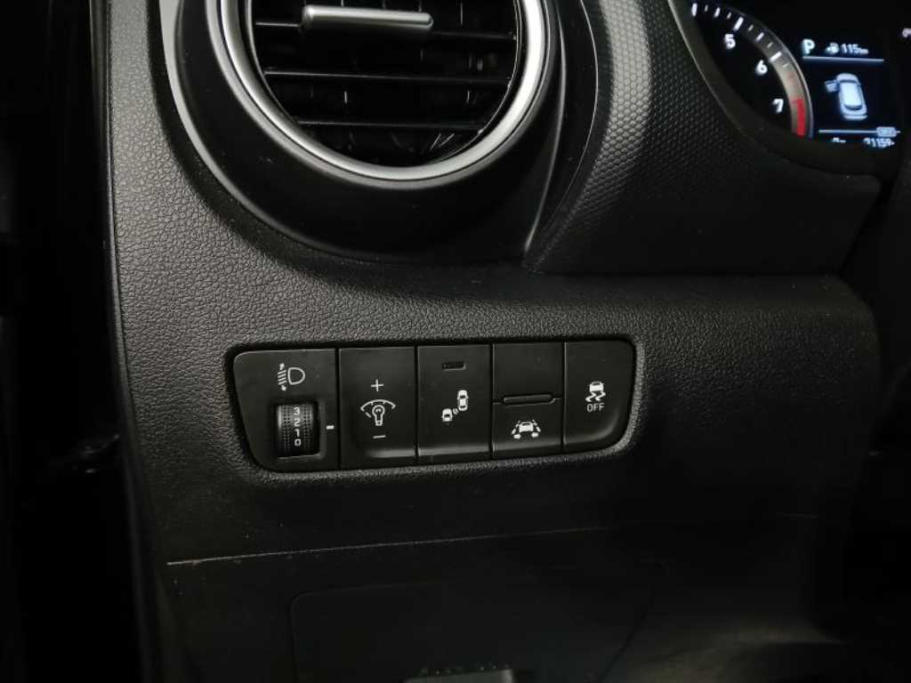 HYUNDAI Kona - Vista 11