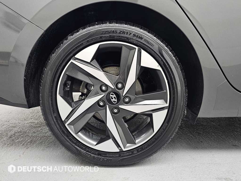 HYUNDAI Avante - Vista 5