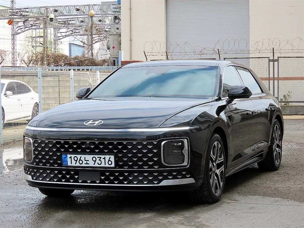 HYUNDAI Grandeur - Vista 2