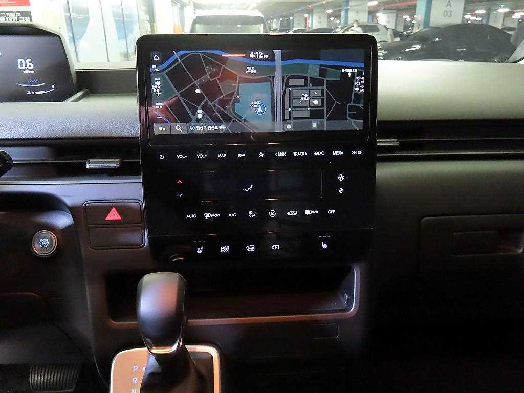 HYUNDAI Staria - Vista 11