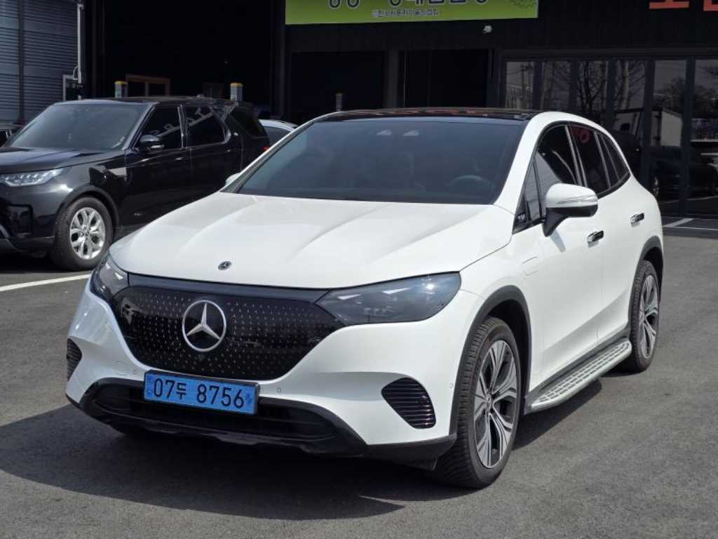 Mercedes Benz EQE - Vista 2