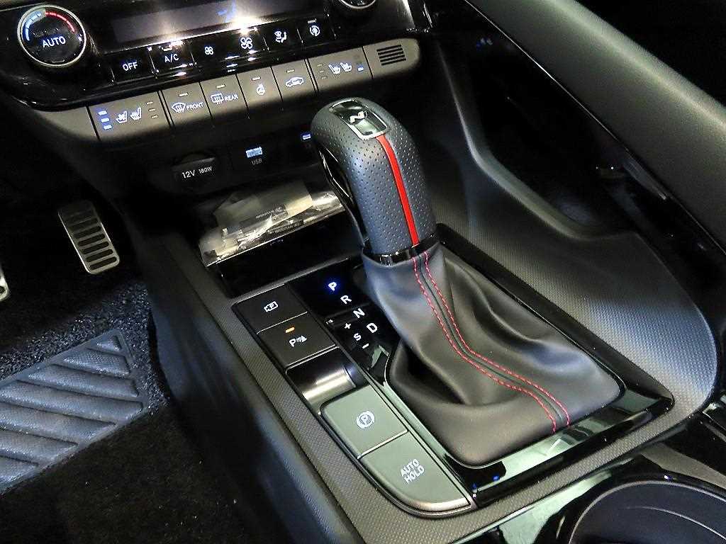 HYUNDAI Avante - Vista 12