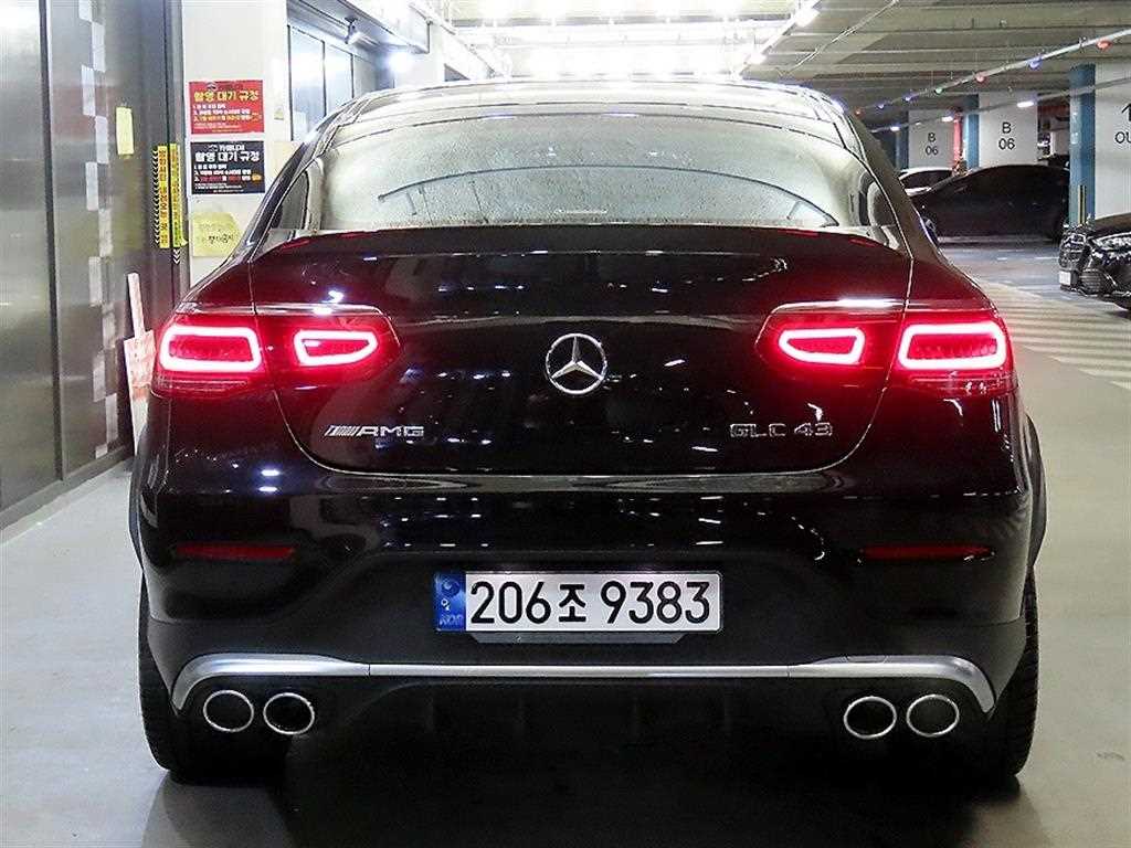 Mercedes Benz GLC Class - Vista 5