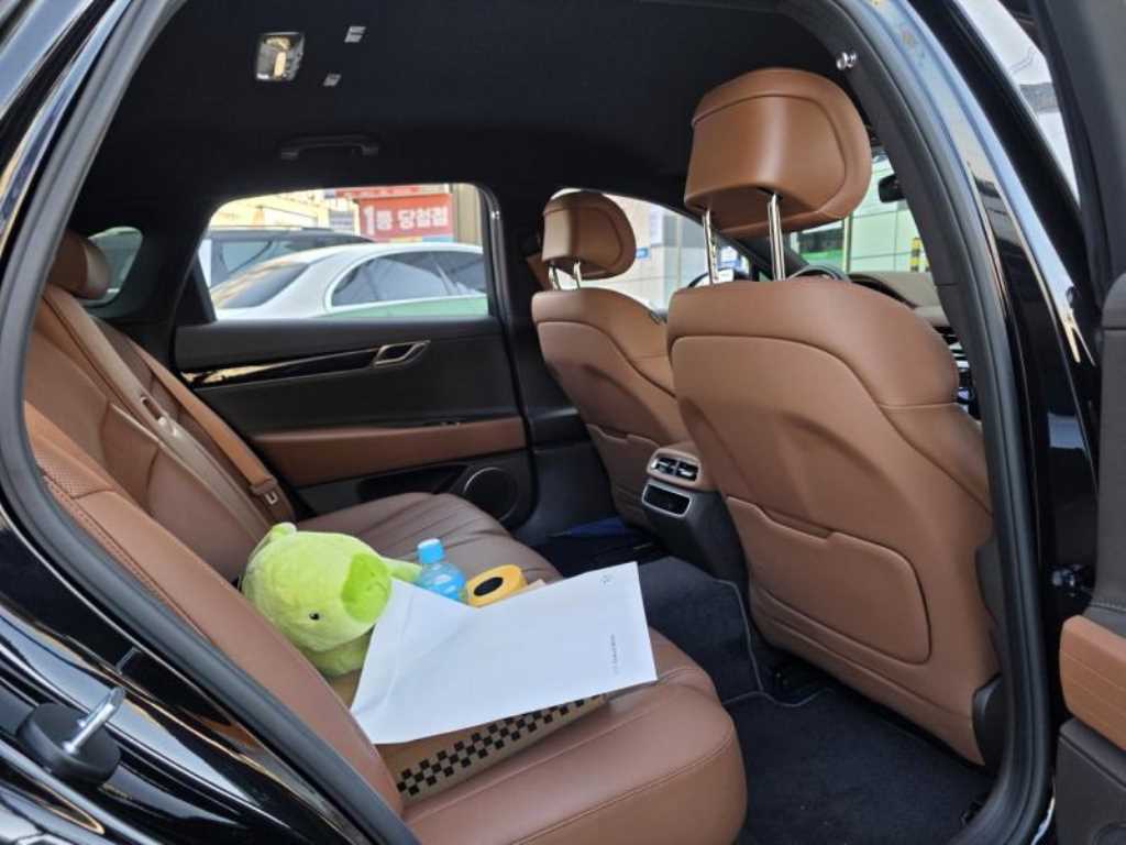 Genesis G80 - Vista 9