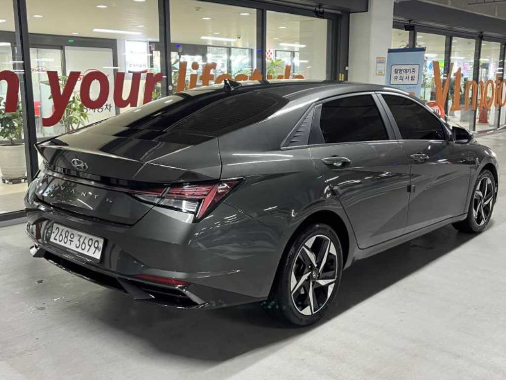 HYUNDAI Avante - Vista 4