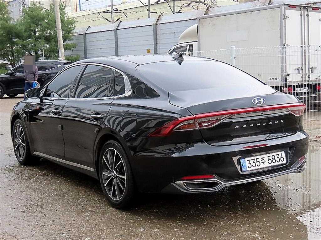 HYUNDAI Grandeur - Vista 3