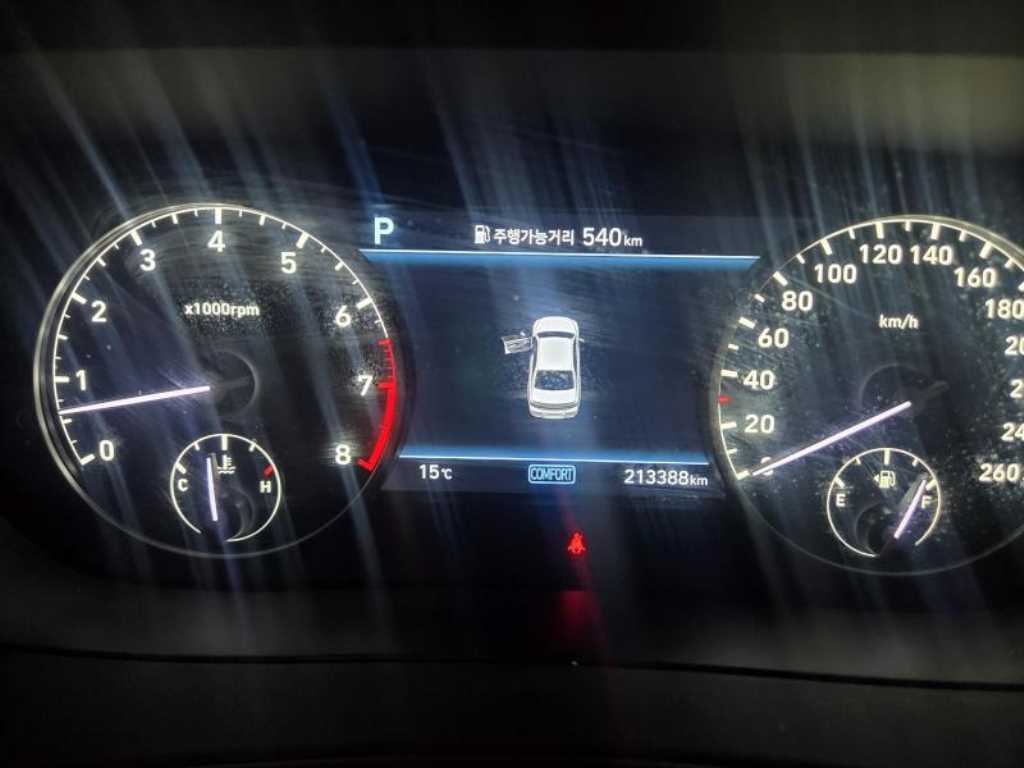 Genesis G90 - Vista 8