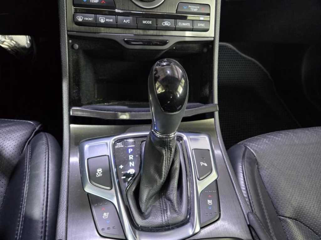 HYUNDAI Grandeur - Vista 7